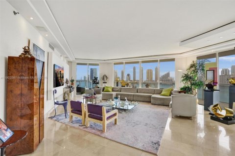 Condo in Aventura, Florida, 2 bedrooms  № 2054177 - photo 11