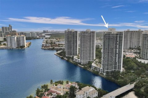 Condo in Aventura, Florida, 2 bedrooms № 2054177