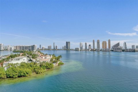 Condo in Aventura, Florida, 2 bedrooms  № 2054177 - photo 3