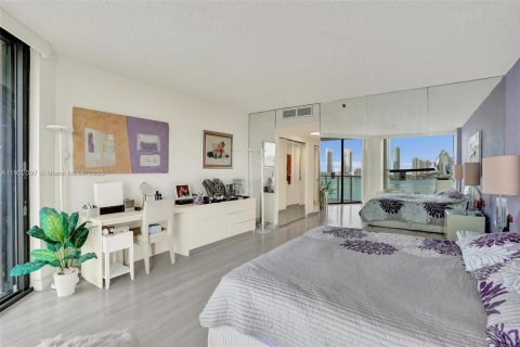 Condo in Aventura, Florida, 2 bedrooms  № 2054177 - photo 27