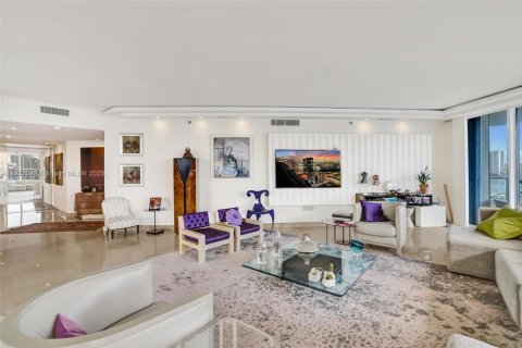 Condo in Aventura, Florida, 2 bedrooms  № 2054177 - photo 12