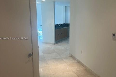 Condo in Miami, Florida, 2 bedrooms № 1978580 - photo 3