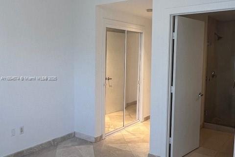 Condo in Miami, Florida, 2 bedrooms № 1978580 - photo 7