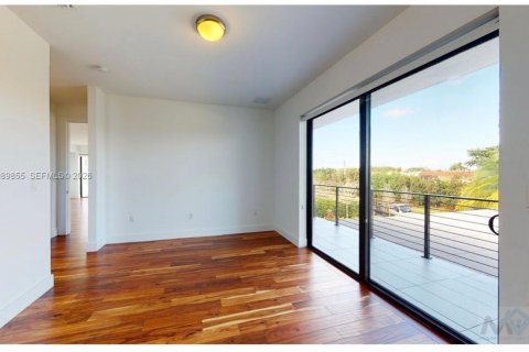 Снять в аренду виллу или дом в Уэстон, Флорида 5 спален, 399.57м2, № 2051919 - фото 19