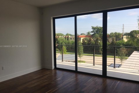 Снять в аренду виллу или дом в Уэстон, Флорида 5 спален, 399.57м2, № 2051919 - фото 17