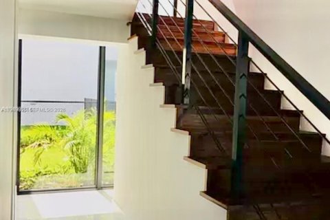 Снять в аренду виллу или дом в Уэстон, Флорида 5 спален, 399.57м2, № 2051919 - фото 12