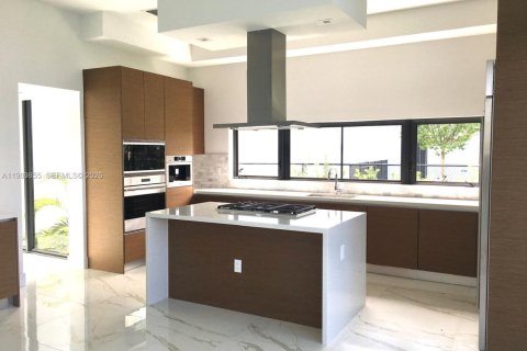 Снять в аренду виллу или дом в Уэстон, Флорида 5 спален, 399.57м2, № 2051919 - фото 6