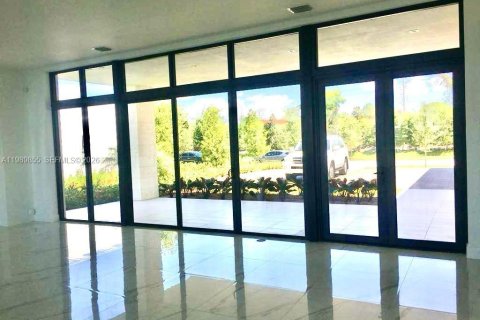 Снять в аренду виллу или дом в Уэстон, Флорида 5 спален, 399.57м2, № 2051919 - фото 9