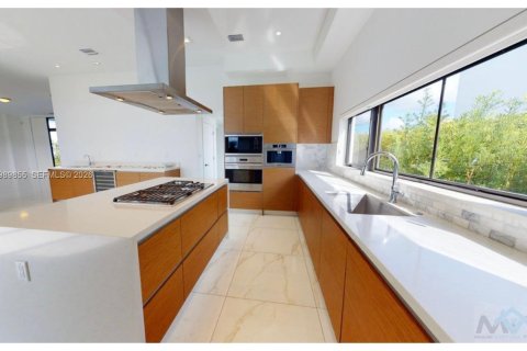 Снять в аренду виллу или дом в Уэстон, Флорида 5 спален, 399.57м2, № 2051919 - фото 5