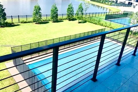 Снять в аренду виллу или дом в Уэстон, Флорида 5 спален, 399.57м2, № 2051919 - фото 29