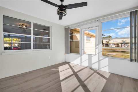 Villa ou maison à vendre à New Port Richey, Floride: 2 chambres, 139.73 m2 № 2149266 - photo 22