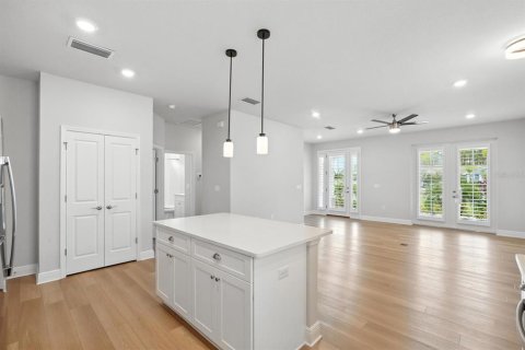House in New Smyrna Beach, Florida 2 bedrooms, 118.17 sq.m. № 1877484 - photo 8