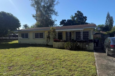 Villa ou maison à North Miami Beach, Floride 3 chambres, 104.52 m2 № 2006680