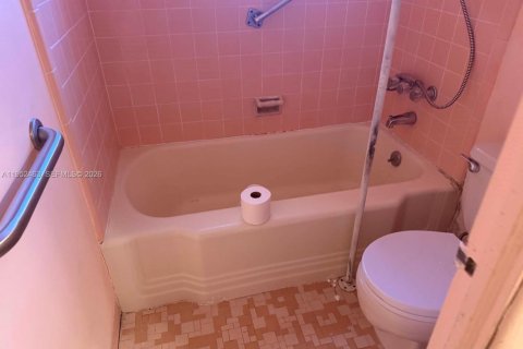 Villa ou maison à vendre à North Miami Beach, Floride: 3 chambres, 104.52 m2 № 2006680 - photo 19