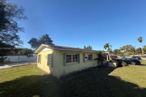 Villa ou maison à vendre à North Miami Beach, Floride: 3 chambres, 104.52 m2 № 2006680 - photo 9