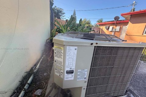 Villa ou maison à vendre à North Miami Beach, Floride: 3 chambres, 104.52 m2 № 2006680 - photo 11