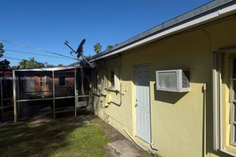 Villa ou maison à vendre à North Miami Beach, Floride: 3 chambres, 104.52 m2 № 2006680 - photo 4