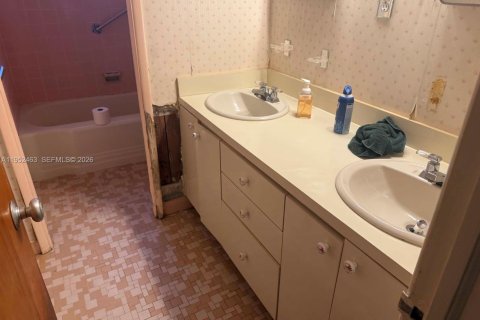 Villa ou maison à vendre à North Miami Beach, Floride: 3 chambres, 104.52 m2 № 2006680 - photo 18