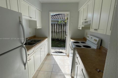 Снять в аренду квартиру в Форт-Лодердейл, Флорида 1 спальня, 55.74м2, № 2003954 - фото 5