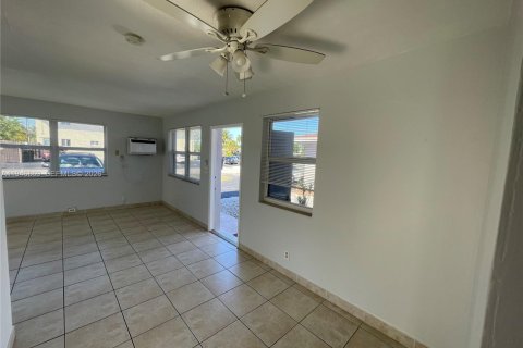 Снять в аренду квартиру в Форт-Лодердейл, Флорида 1 спальня, 55.74м2, № 2003954 - фото 10