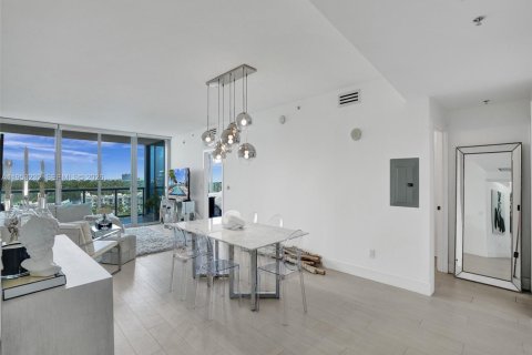 Condo in Miami, Florida, 2 bedrooms  № 2153246 - photo 3