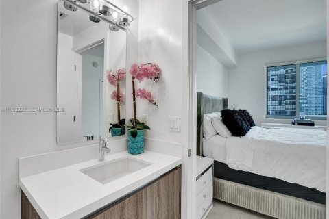 Condo in Miami, Florida, 2 bedrooms  № 2153246 - photo 17