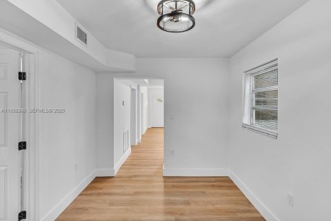 Купить виллу или дом в Форт-Лодердейл, Флорида 4 спальни, 134.52м2, № 1995181 - фото 4