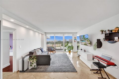 Copropriété à vendre à Aventura, Floride: 3 chambres, 148.64 m2 № 1979224 - photo 2