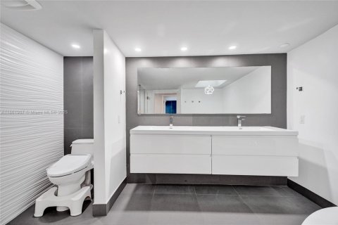 Copropriété à vendre à Aventura, Floride: 3 chambres, 148.64 m2 № 1979224 - photo 11