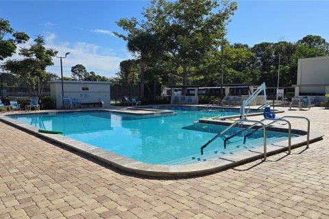 Condo in Saint Petersburg, Florida, 2 bedrooms № 1417655 - photo 25