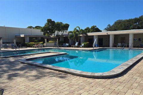 Condo in Saint Petersburg, Florida, 2 bedrooms № 1417655 - photo 26