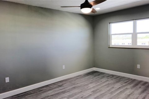 Condo in Saint Petersburg, Florida, 2 bedrooms  № 1417655 - photo 19