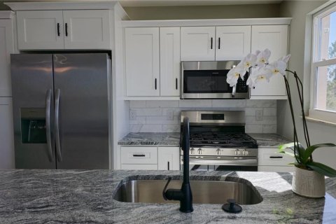 Condo in Saint Petersburg, Florida, 2 bedrooms  № 1417655 - photo 6