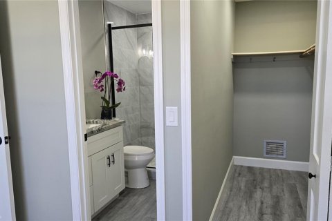 Condo in Saint Petersburg, Florida, 2 bedrooms  № 1417655 - photo 18