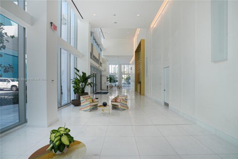 Condominio en venta en Miami, Florida, 1 dormitorio, 63.17 m2 № 1861996 - foto 21