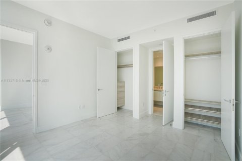 Condominio en venta en Miami, Florida, 1 dormitorio, 63.17 m2 № 1861996 - foto 16