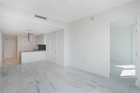 Condominio en venta en Miami, Florida, 1 dormitorio, 63.17 m2 № 1861996 - foto 11