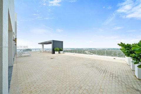 Купить кондоминиум в Майами, Флорида 1 спальня, 66.98м2, № 2251142 - фото 27