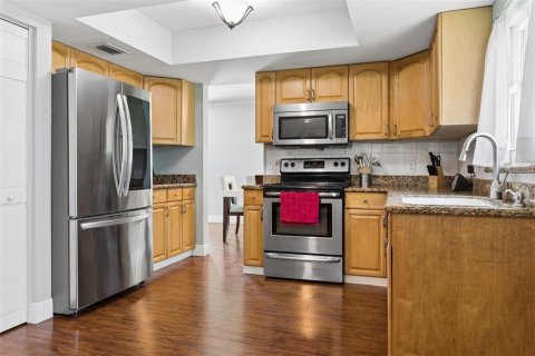 House in Tampa, Florida 4 bedrooms, 170.57 sq.m. № 2227188 - photo 7