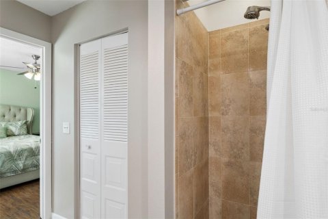 House in Tampa, Florida 4 bedrooms, 170.57 sq.m. № 2227188 - photo 19