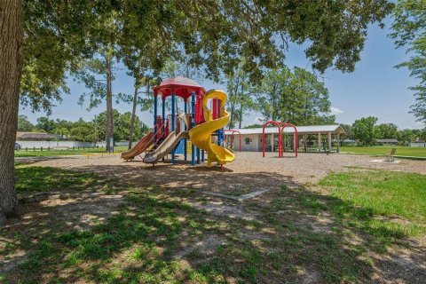 House in Tampa, Florida 4 bedrooms, 170.57 sq.m. № 2227188 - photo 26