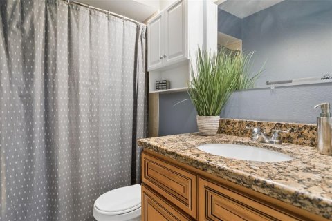 House in Tampa, Florida 4 bedrooms, 170.57 sq.m. № 2227188 - photo 14