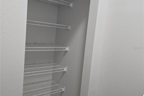 Купить кондоминиум в Киссимми, Флорида 10 комнат, 159.42м2, № 2115514 - фото 22