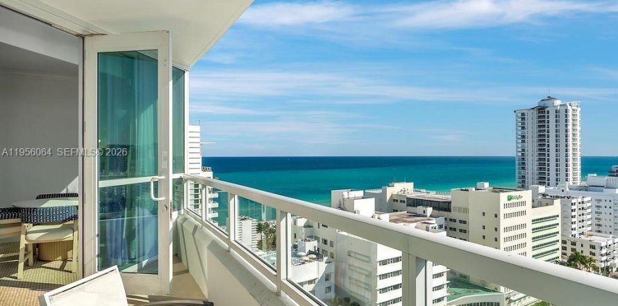 Condominio en Miami Beach, Florida, 1 dormitorio  № 2153442