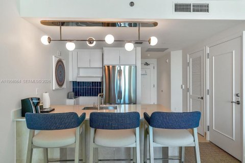 Condominio en venta en Miami Beach, Florida, 1 dormitorio, 93.09 m2 № 2153442 - foto 10