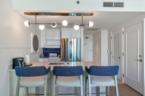 Condominio en venta en Miami Beach, Florida, 1 dormitorio, 93.09 m2 № 2153442 - foto 7