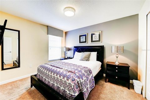 Casa en venta en Kissimmee, Florida, 6 dormitorios, 305.74 m2 № 1616606 - foto 4
