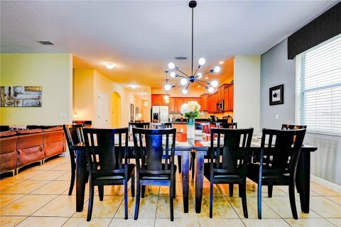 Casa en venta en Kissimmee, Florida, 6 dormitorios, 305.74 m2 № 1616606 - foto 25