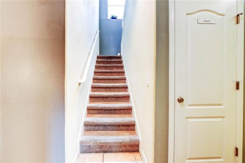 Casa en venta en Kissimmee, Florida, 6 dormitorios, 305.74 m2 № 1616606 - foto 27