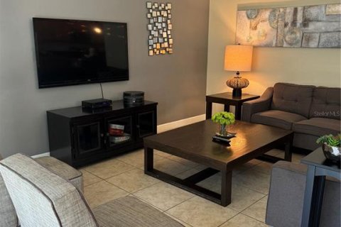 Casa en venta en Kissimmee, Florida, 6 dormitorios, 305.74 m2 № 1616606 - foto 17